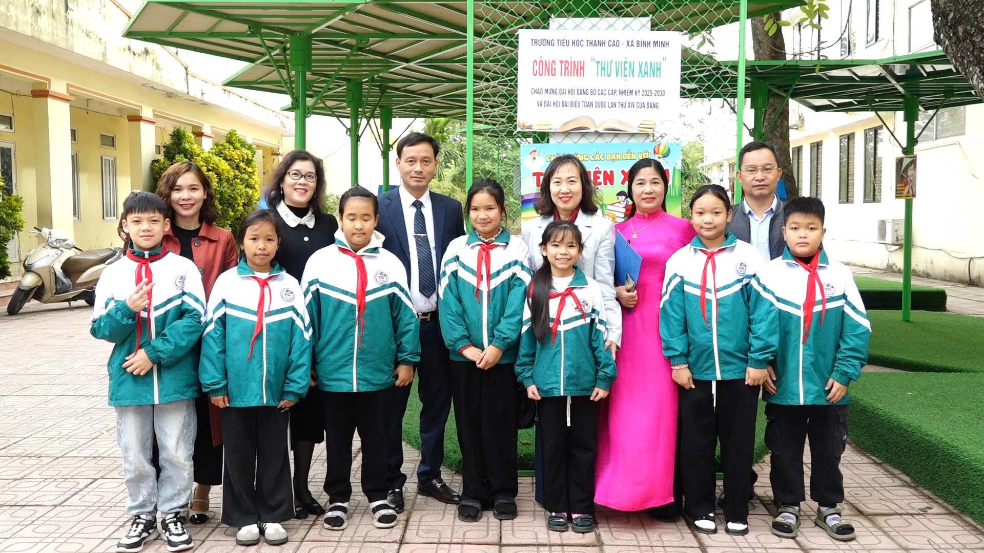 Trường Tiểu học Thanh Cao: Tưng bừng kỷ niệm 43 năm Ngày Nhà giáo Việt Nam 20/11