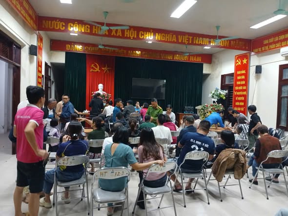 Công an Phường Long Biên đẩy nhanh tiến độ thu thập  Dữ liệu ĐKX, GPLX trên địa bàn- Ảnh 1.