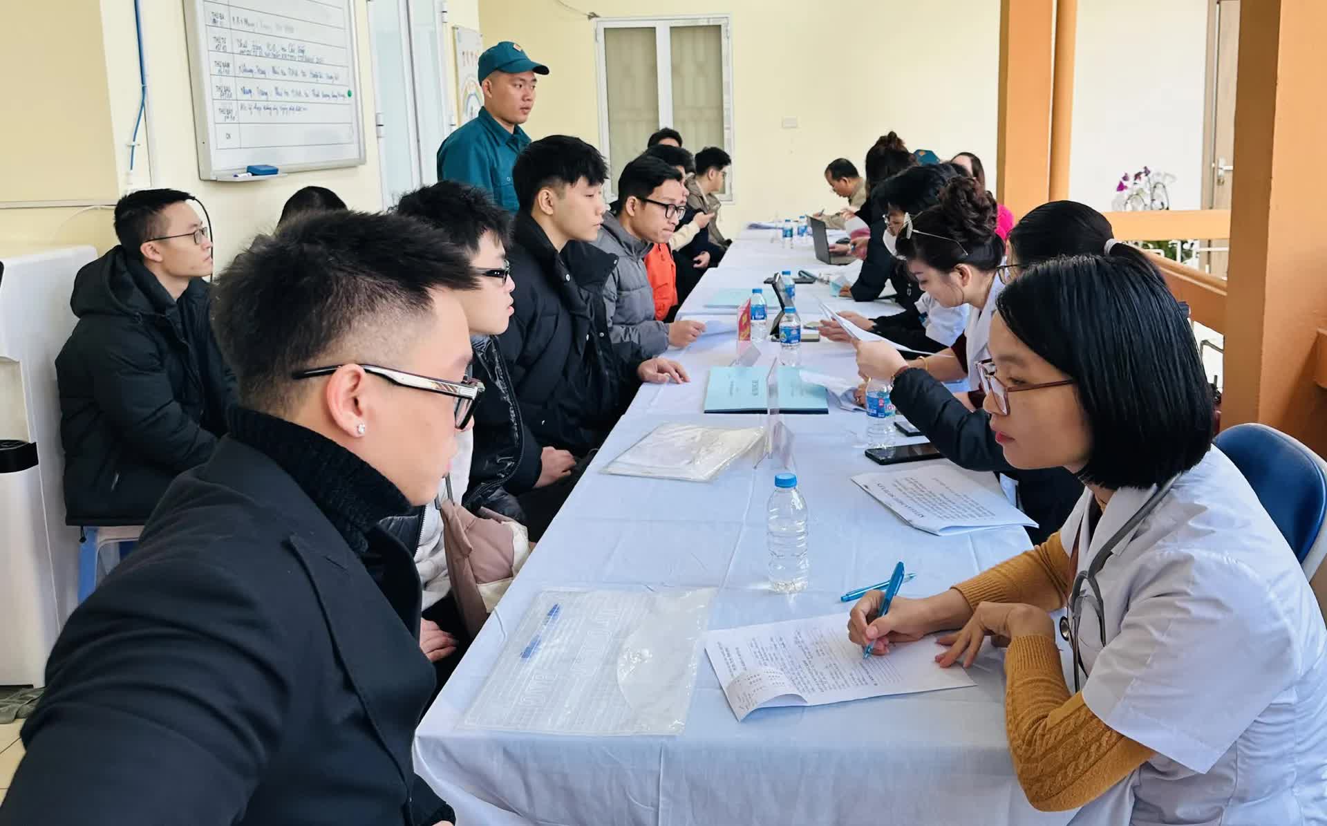 Phường Đống Đa khám sơ tuyển sức khỏe công dân thực hiện nghĩa vụ quân sự năm 2026- Ảnh 3.
