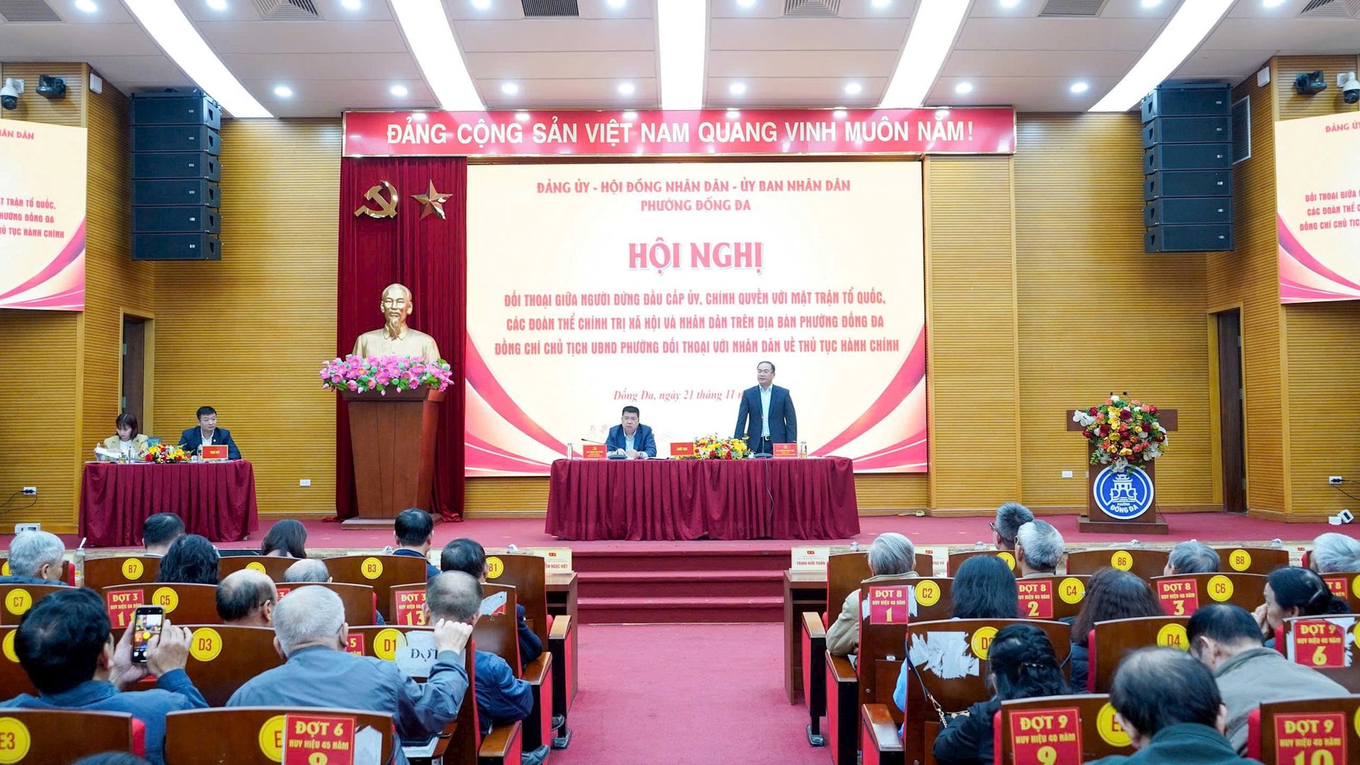 Phường Đống Đa đối thoại, gỡ "nút thắt" phát triển đô thị- Ảnh 1.