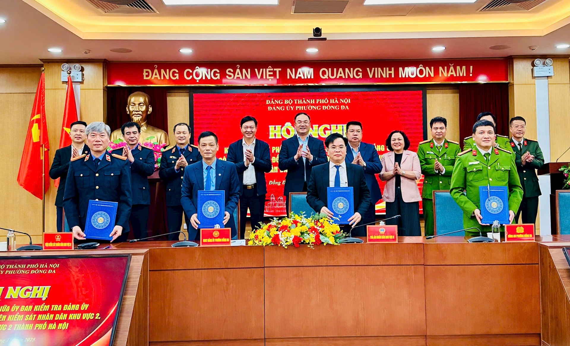 Phường Đống Đa ký kết phối hợp, nâng cao kỷ cương, xây dựng Đảng bộ trong sạch, vững mạnh- Ảnh 1.