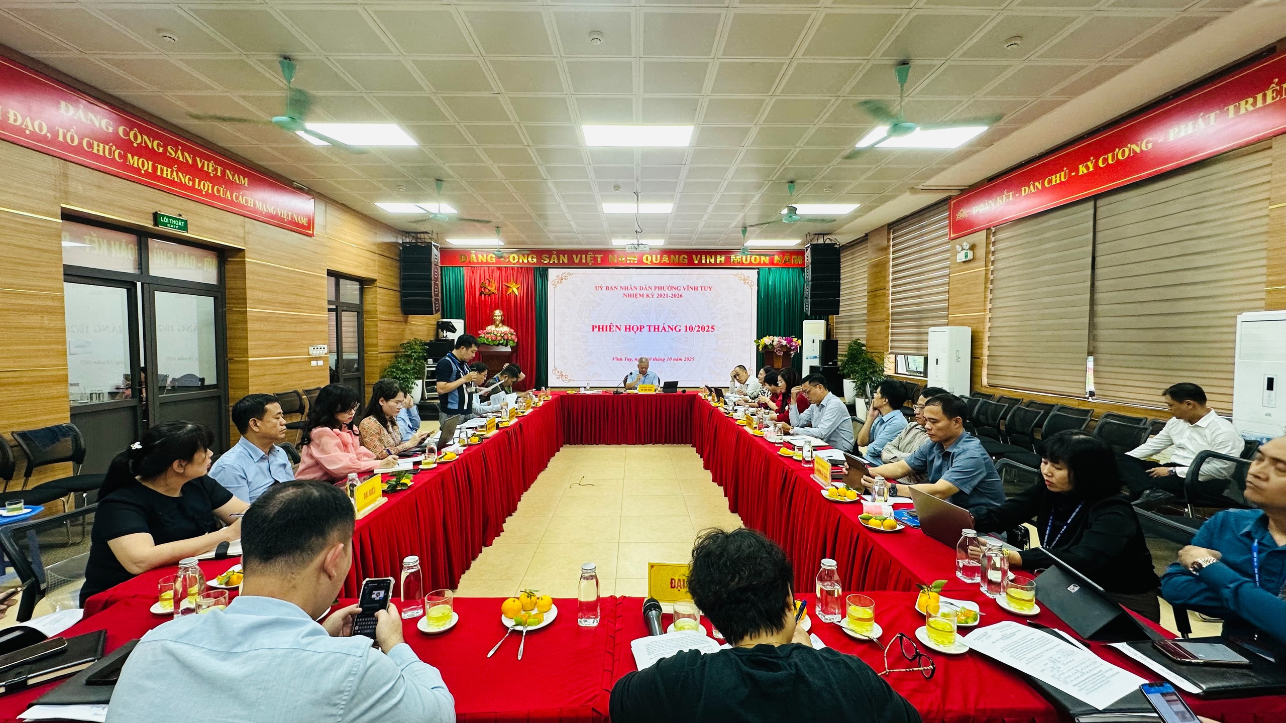 Phường Vĩnh Tuy đẩy mạnh cải cách hành chính, chỉnh trang đô thị và đảm bảo an sinh xã hội- Ảnh 1.