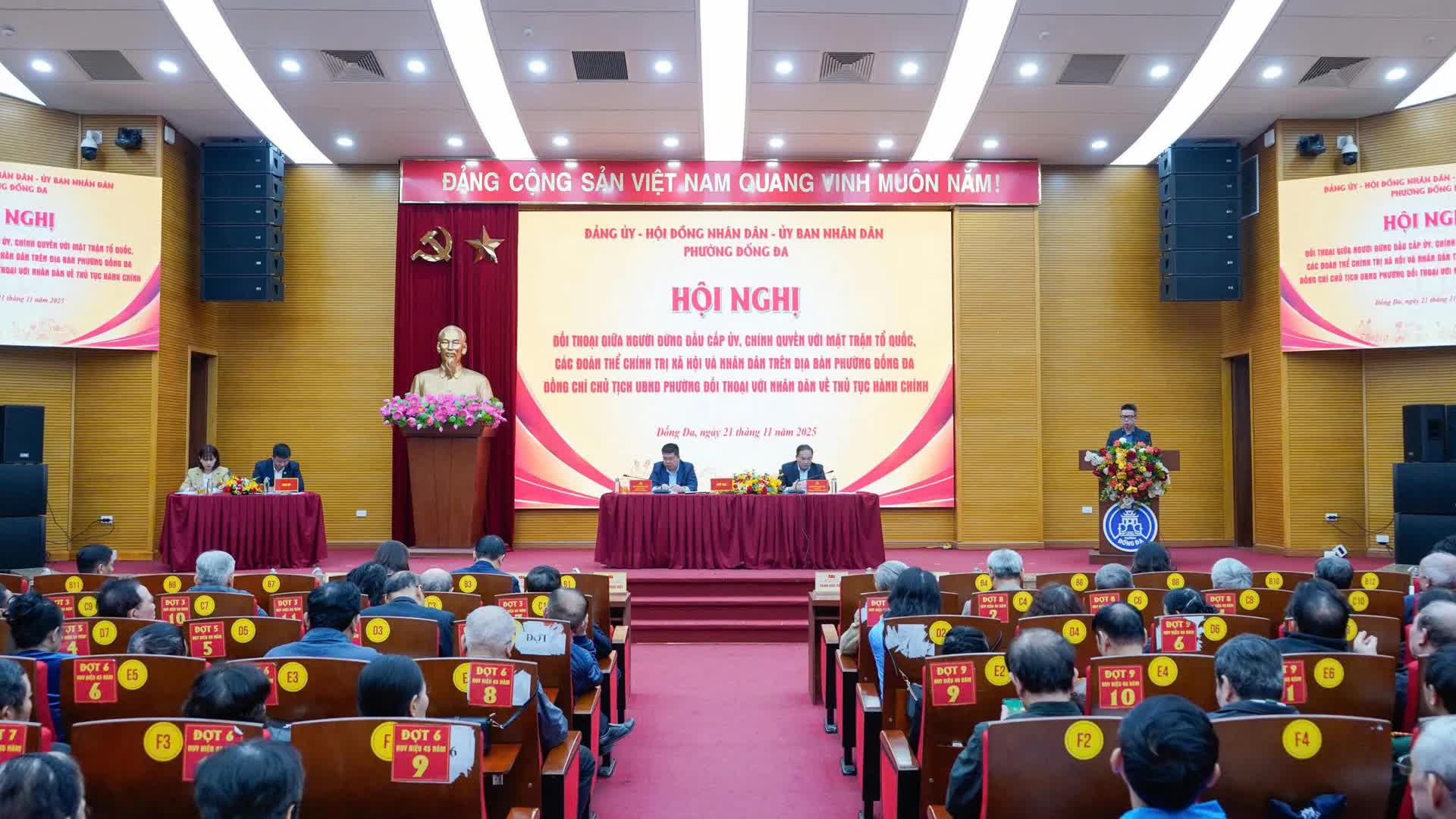 Nhiều “điểm nghẽn” hành chính, chuyển đổi số được tháo gỡ tại đối thoại ở phường Đống Đa- Ảnh 5.