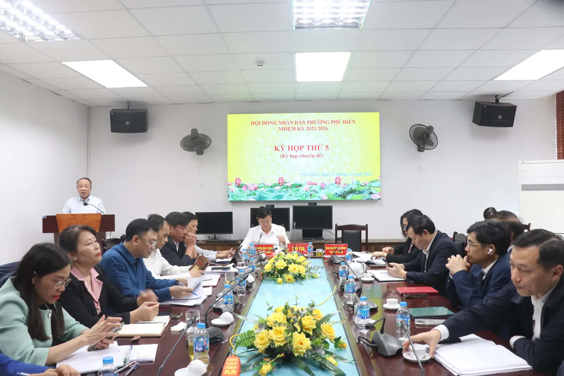 Kỳ họp chuyên đề HĐND phường Phú Diễn thông qua 4 Nghị quyết quan trọng- Ảnh 3.