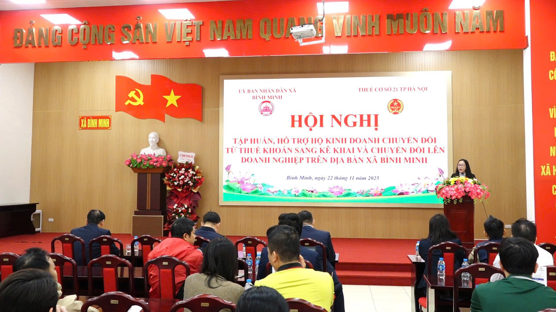 Bình Minh tổ chức hội nghị tập huấn, hỗ trợ hộ kinh doanh chuyển đổi từ thuế khoán sang kê khai và chuyển đổi lên doanh nghiệp đối với hộ kinh doanh 