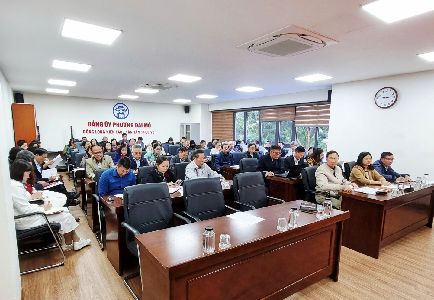 Đảng ủy phường Đại Mỗ triển khai Kế hoạch “Chiến dịch 10 ngày đêm làm sạch, chuẩn hóa dữ liệu tổ chức Đảng, đảng viên, cán bộ lãnh đạo quản lý trong hệ thống chính trị trên cơ sở dữ liệu đảng viên thuộc Đảng bộ phường Đại Mỗ”- Ảnh 2.