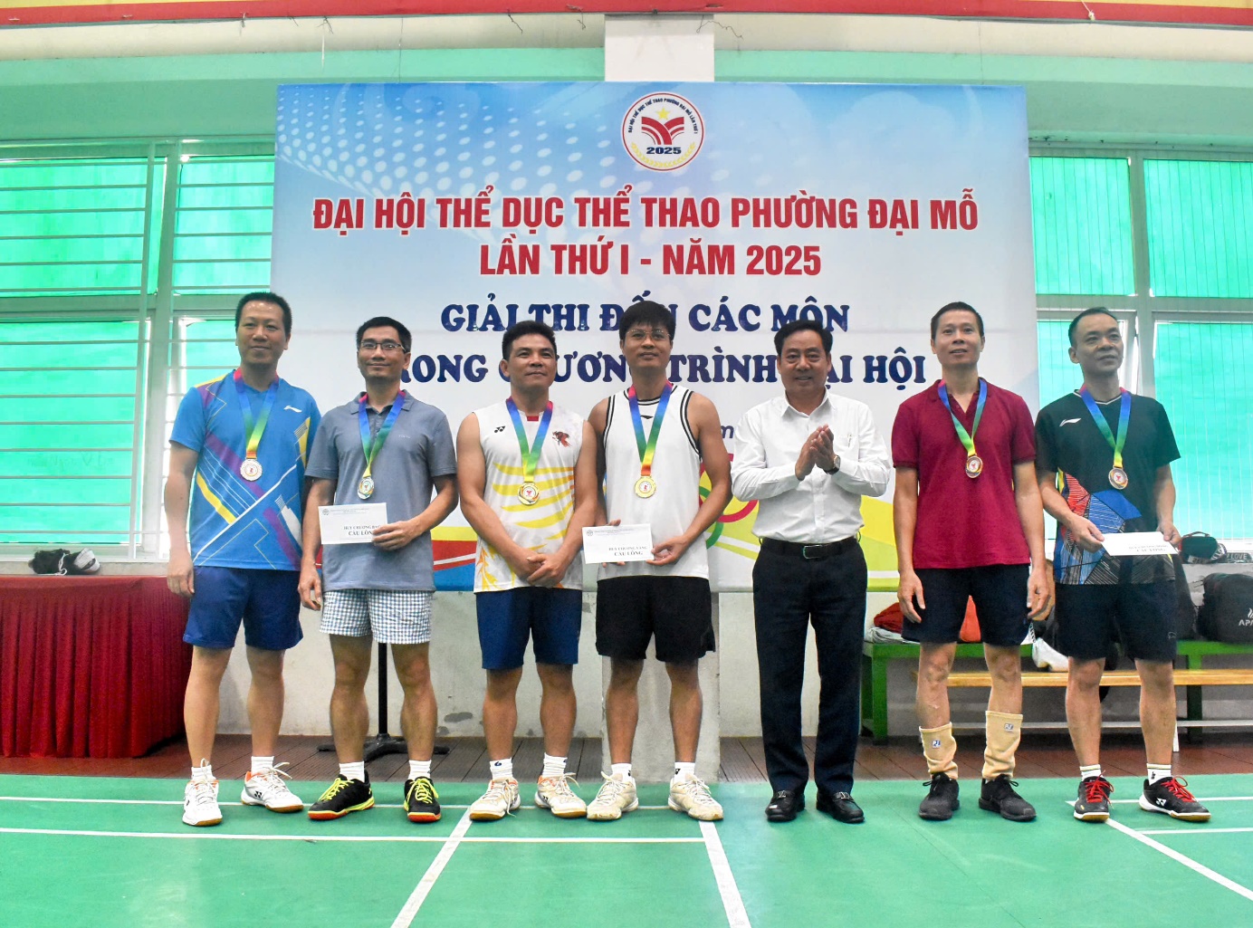 Giải thi đấu các môn Bóng bàn, Cầu lông và Bóng chuyền hơi trong khuôn khổ Đại hội TDTT phường Đại Mỗ lần thứ I năm 2025- Ảnh 1.