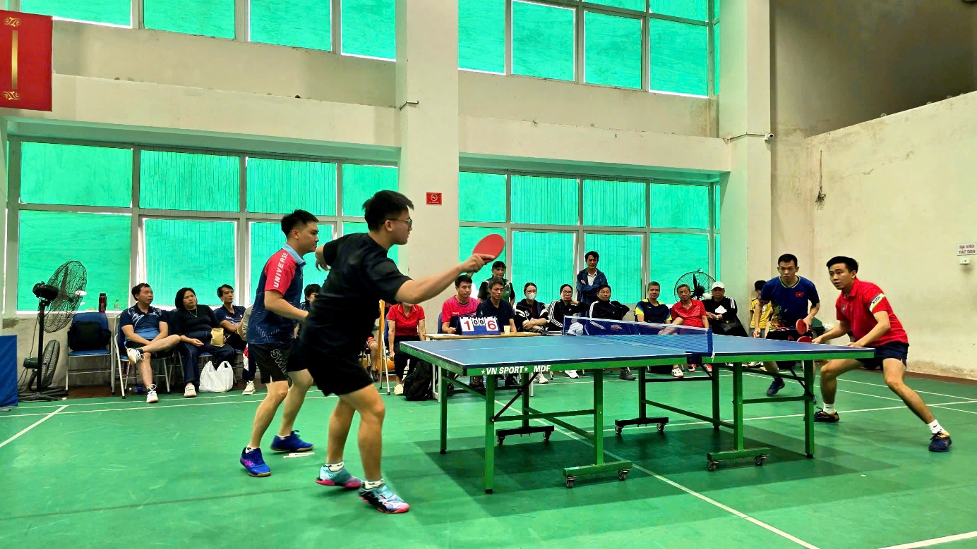 Giải thi đấu các môn Bóng bàn, Cầu lông và Bóng chuyền hơi trong khuôn khổ Đại hội TDTT phường Đại Mỗ lần thứ I năm 2025- Ảnh 2.