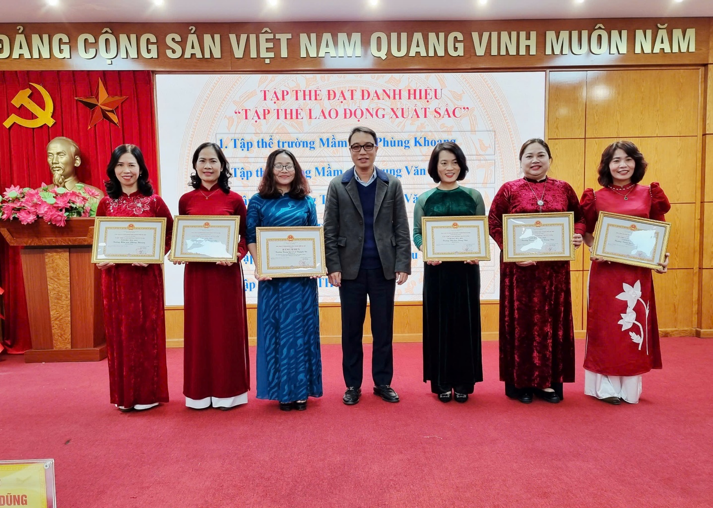 Tuyên dương điển hình tiên tiến, nhà giáo tiêu biểu phường Đại Mỗ năm 2025- Ảnh 6.