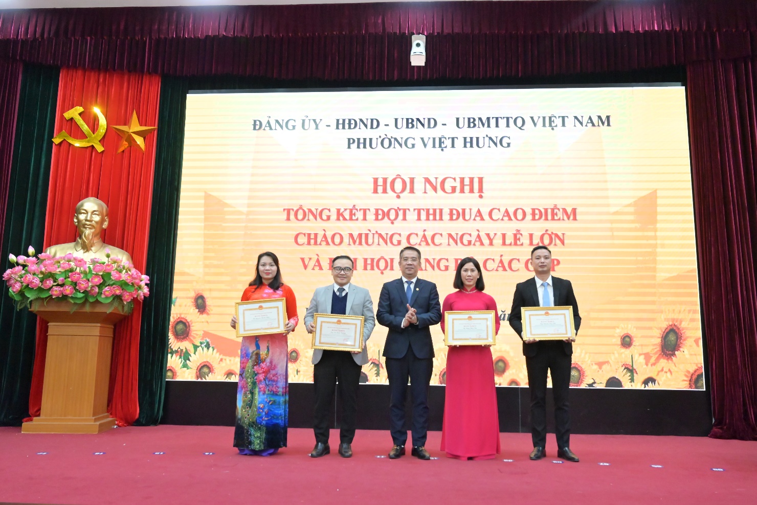 Phường Việt Hưng tổ chức hội nghị tổng kết đợt thi đua cao điểm chào mừng các ngày lễ lớn và Đại hội Đại biểu Đảng bộ các cấp- Ảnh 8.