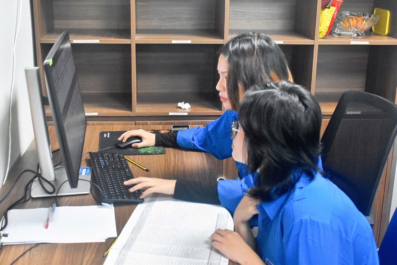 Đảng uỷ phường Đại Mỗ quyết tâm về đích sớm trong chiến dịch "10 ngày đêm làm sạch, chuẩn hóa dữ liệu tổ chức đảng, đảng viên, cán bộ lãnh đạo quản lý trong hệ thống chính trị trên cơ sở dữ liệu đảng viên toàn Đảng bộ phường"- Ảnh 2.