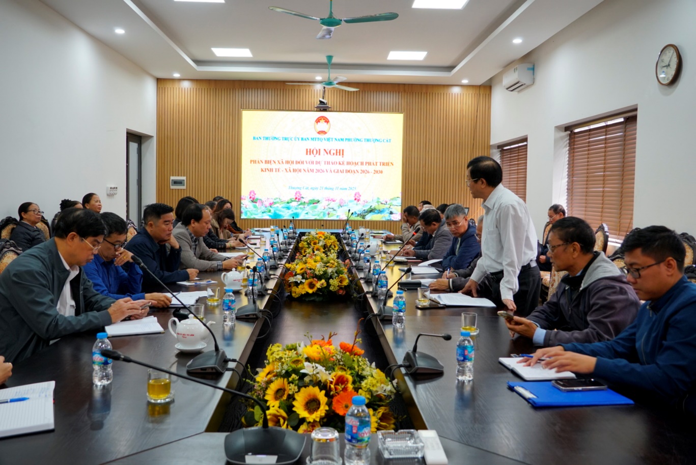 Ủy ban MTTQ Việt Nam phường Thượng Cát tổ chức hội nghị phản biện xã hội đối với Dự thảo Kế hoạch phát triển kinh tế - xã hội năm 2026 và giai đoạn 2026–2030 của UBND phường Thượng Cát- Ảnh 1.