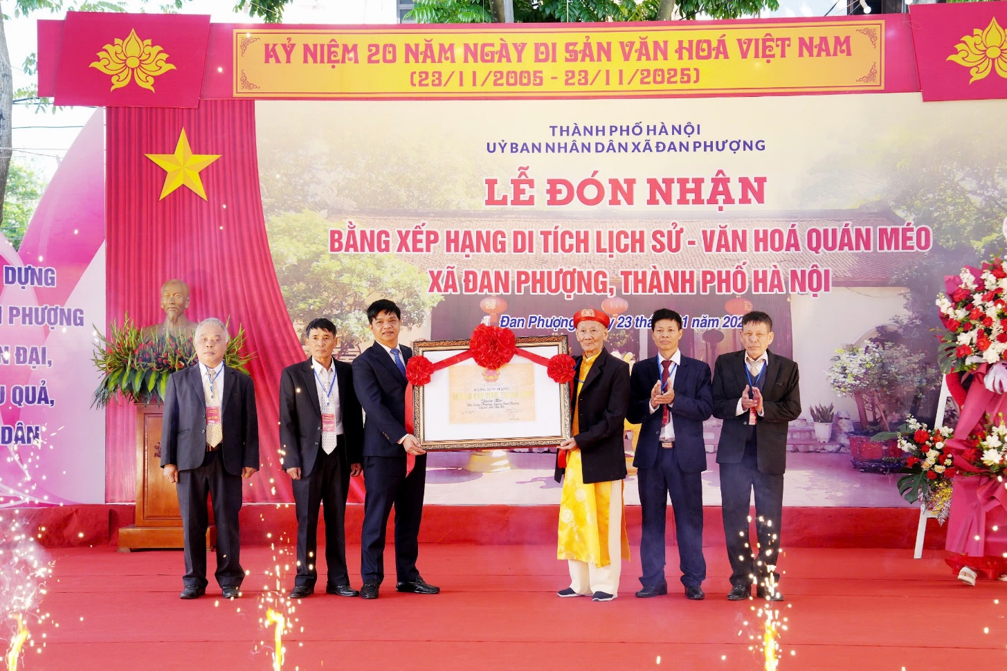 Lễ đón nhận Bằng xếp hạng Di tích lịch sử – văn hoá cấp thành phố Quán Méo.- Ảnh 1.