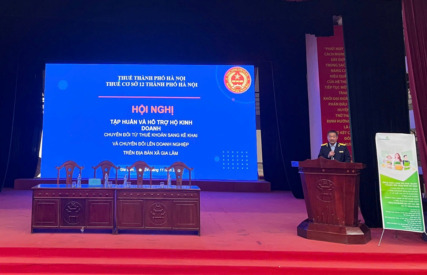 Hội nghị “Tập huấn và hỗ trợ hộ kinh doanh chuyển đổi từ thuế khoán sang kê khai và chuyển đổi lên doanh nghiệp” trên địa bàn xã Gia Lâm- Ảnh 2.