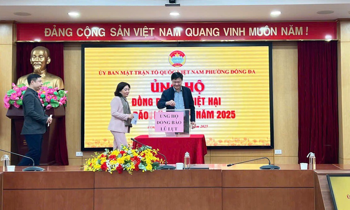 Ủy ban MTTQ Việt Nam phường Đống Đa tiếp tục phát động  ủng hộ đồng bào miền Trung và Tây Nguyên- Ảnh 1.