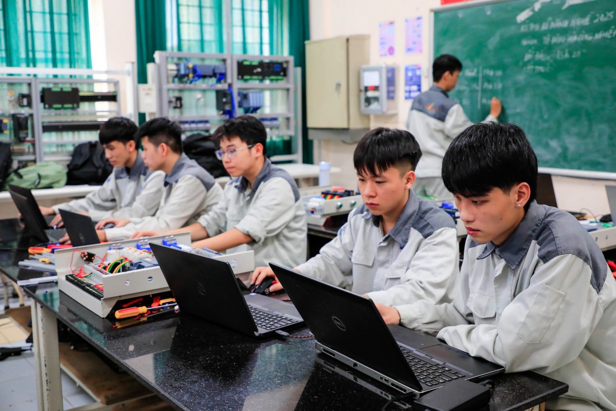 Công đoàn gắn kết đào tạo nghề và yêu cầu của doanh nghiệp qua chuyển đổi số- Ảnh 2.