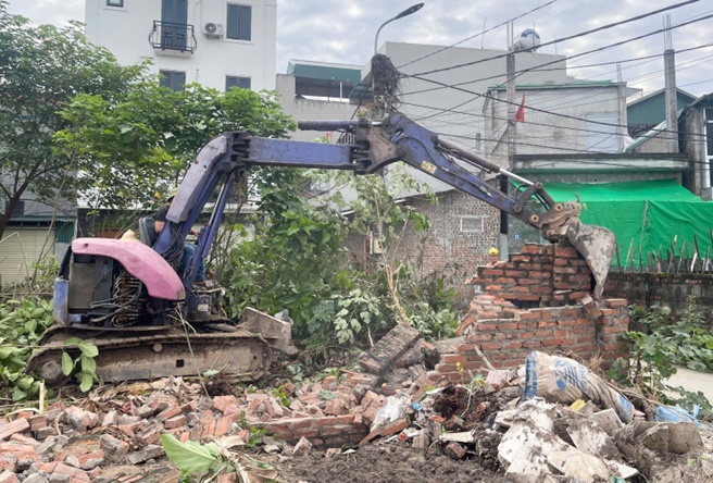 UBND xã Hoài Đức tổ chức cưỡng chế thu hồi đất phục vụ dự án mở rộng Trường THPT Hoài Đức A- Ảnh 4.