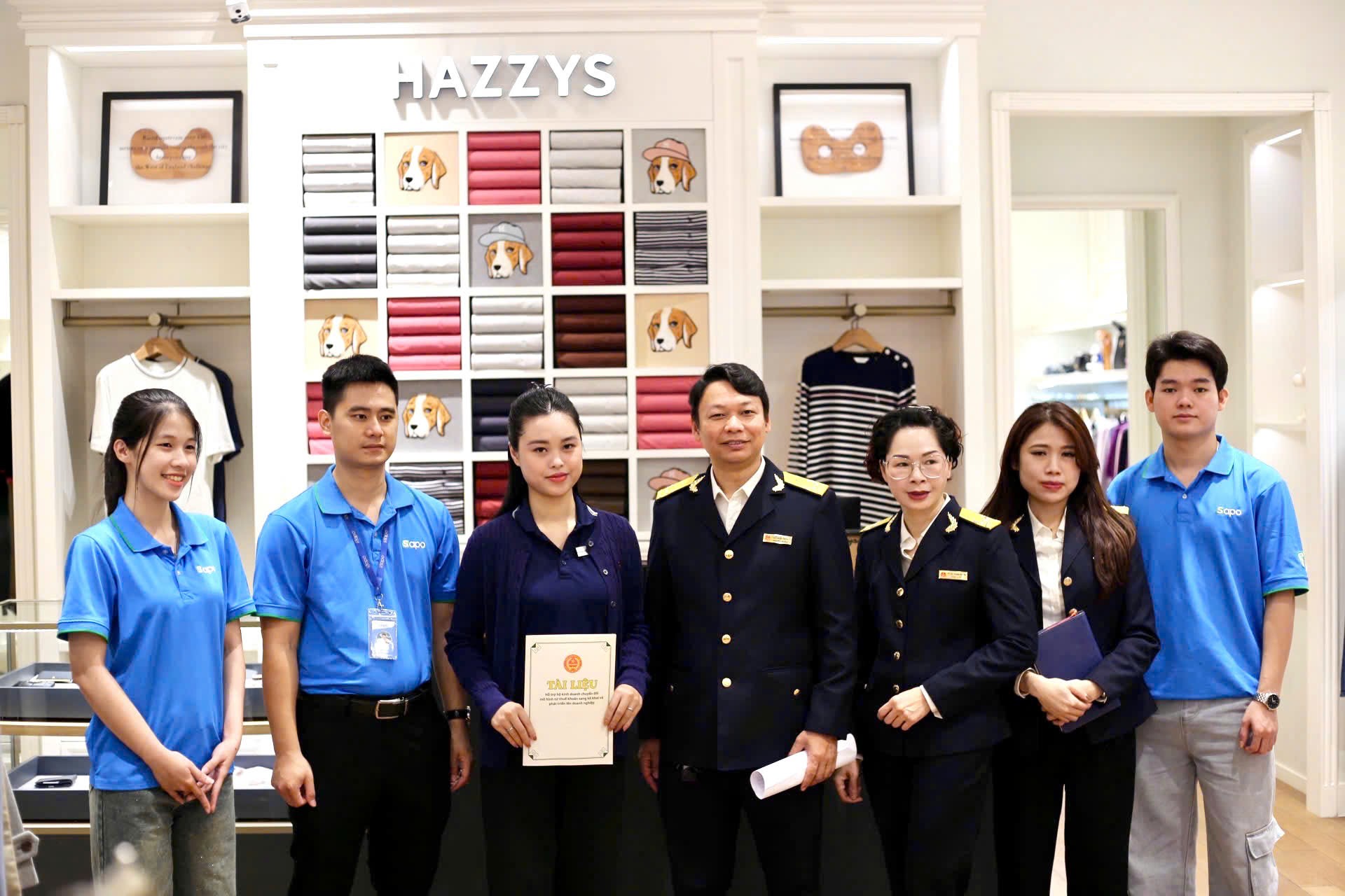 Thuế cơ sở 2 TP Hà Nội: tiếp sức - quyết tâm đồng hành cùng các hộ kinh doanh thực hiện “60 ngày cao điểm” chuyển đổi thuế khoán sang  kê khai- Ảnh 3.