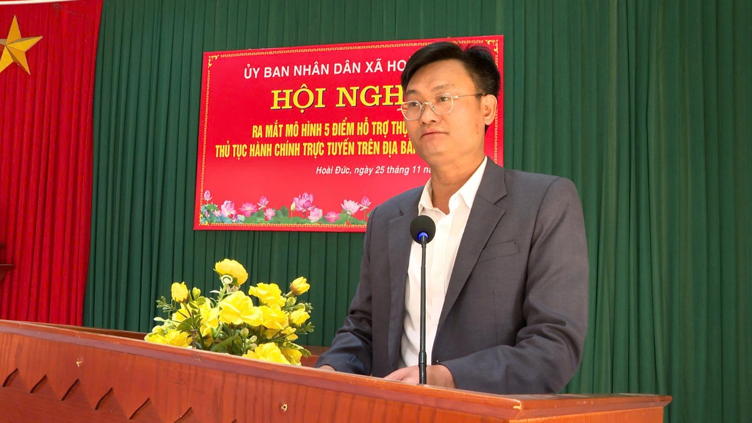 UBND xã Hoài Đức ra mắt mô hình 5 điểm hỗ trợ thực hiện thủ tục hành chính trực tuyến- Ảnh 5.