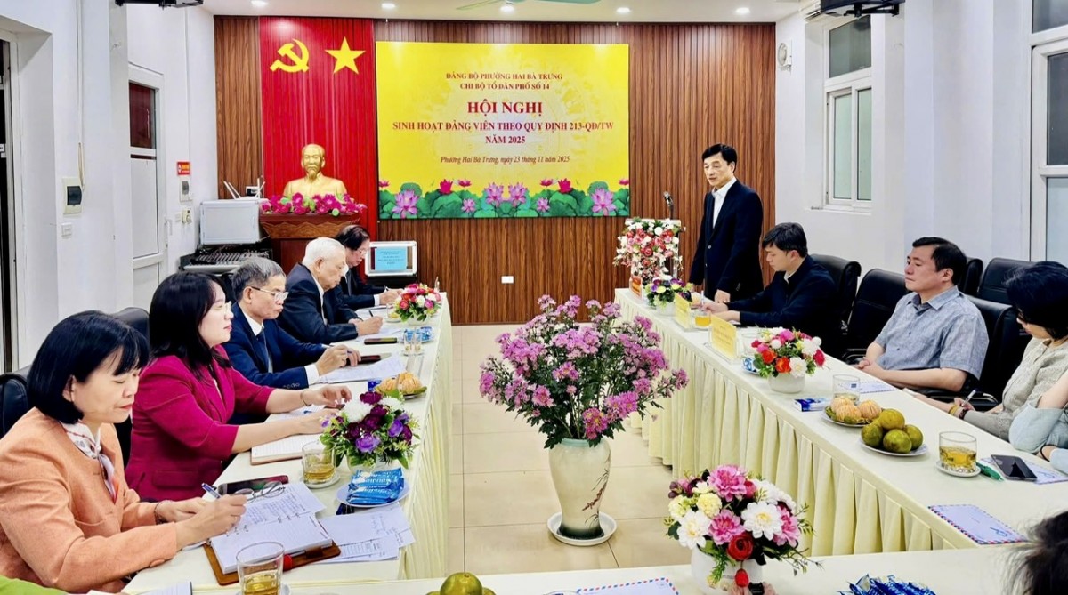 Tổ dân phố số 14 phường Hai Bà Trưng sinh hoạt đảng viên 2 chiều và ủng hộ đồng bào vùng lũ- Ảnh 1.