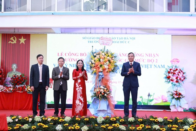 Trường THPT Hoài Đức C tổ chức đón nhận bằng công nhận trường đạt chuẩn quốc gia mức độ 2- Ảnh 3.