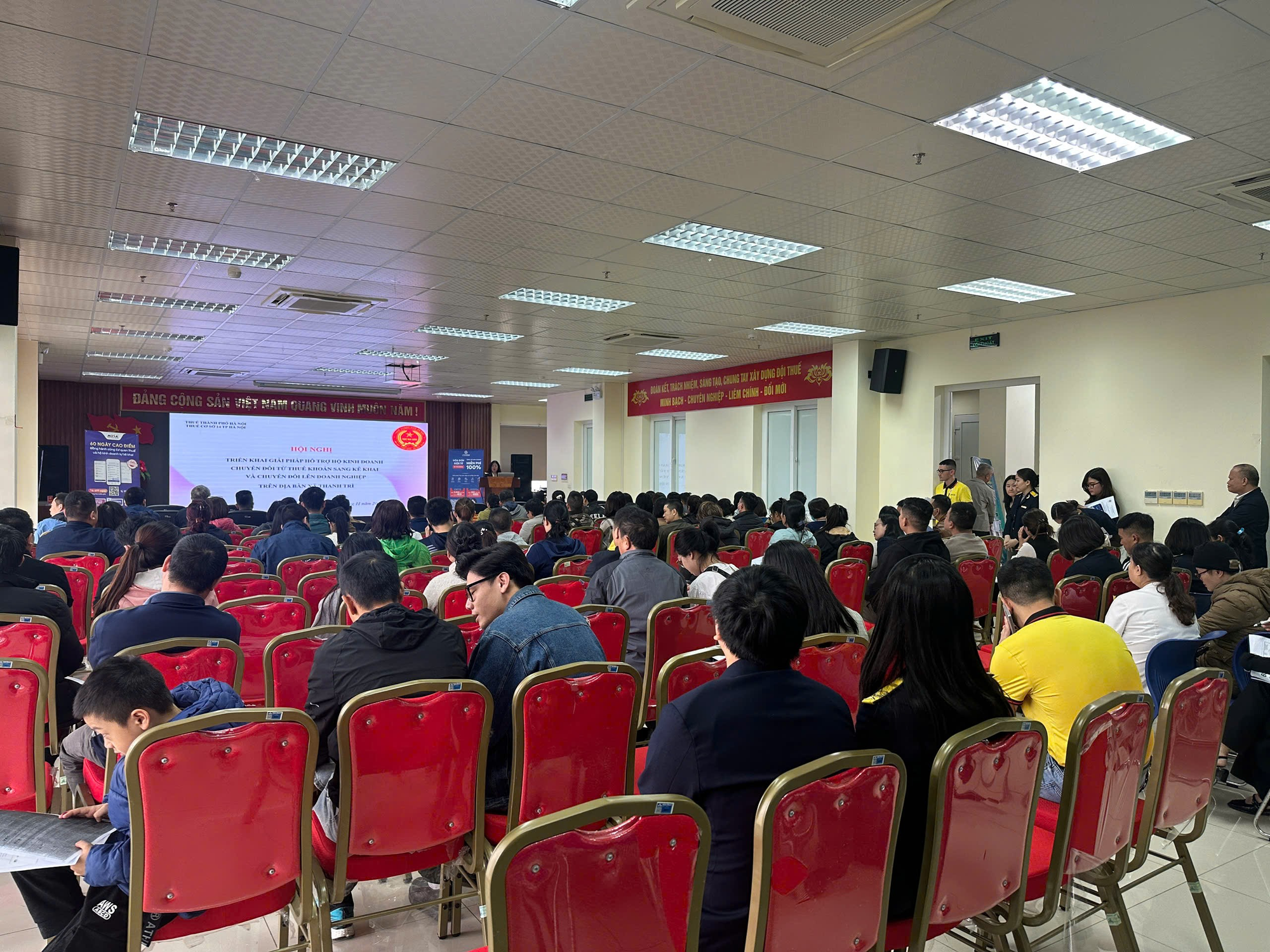 TRIỂN KHAI CHUYỂN ĐỔI TỪ THUẾ KHOÁN SANG THUẾ KÊ KHAI - BƯỚC ĐI QUAN TRỌNG TRONG HIỆN ĐẠI HÓA QUẢN LÝ THUẾ- Ảnh 1.