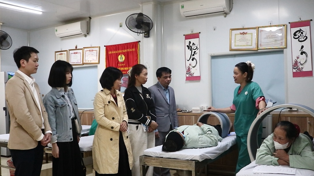 Khoa Đông y Bệnh viện Đa khoa Chương Mỹ thăm và học tập kinh nghiệm tại Bệnh viện Mỹ Đức- Ảnh 1.