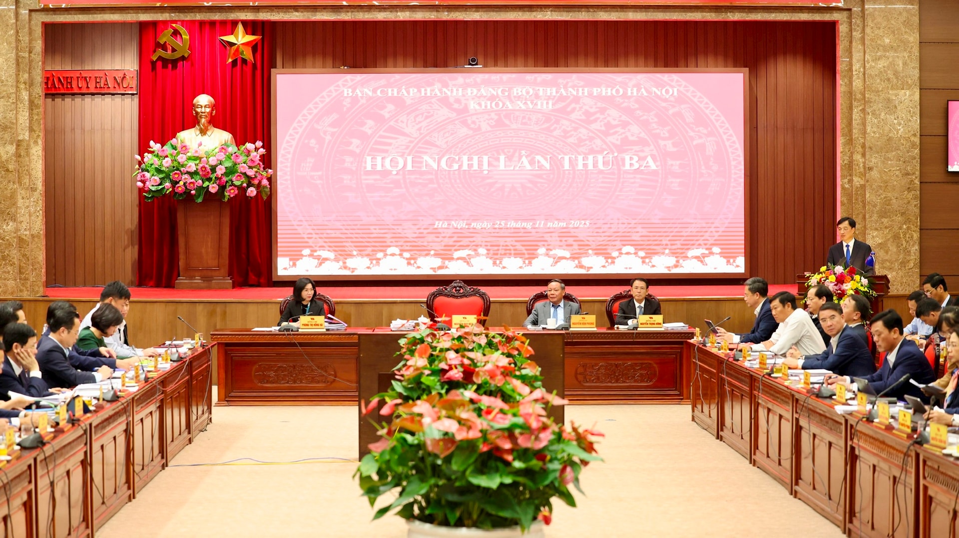 Bí thư Thành ủy Hà Nội Nguyễn Duy Ngọc: Sẵn sàng tâm thế phục vụ nhân dân, kiến tạo phát triển- Ảnh 4.