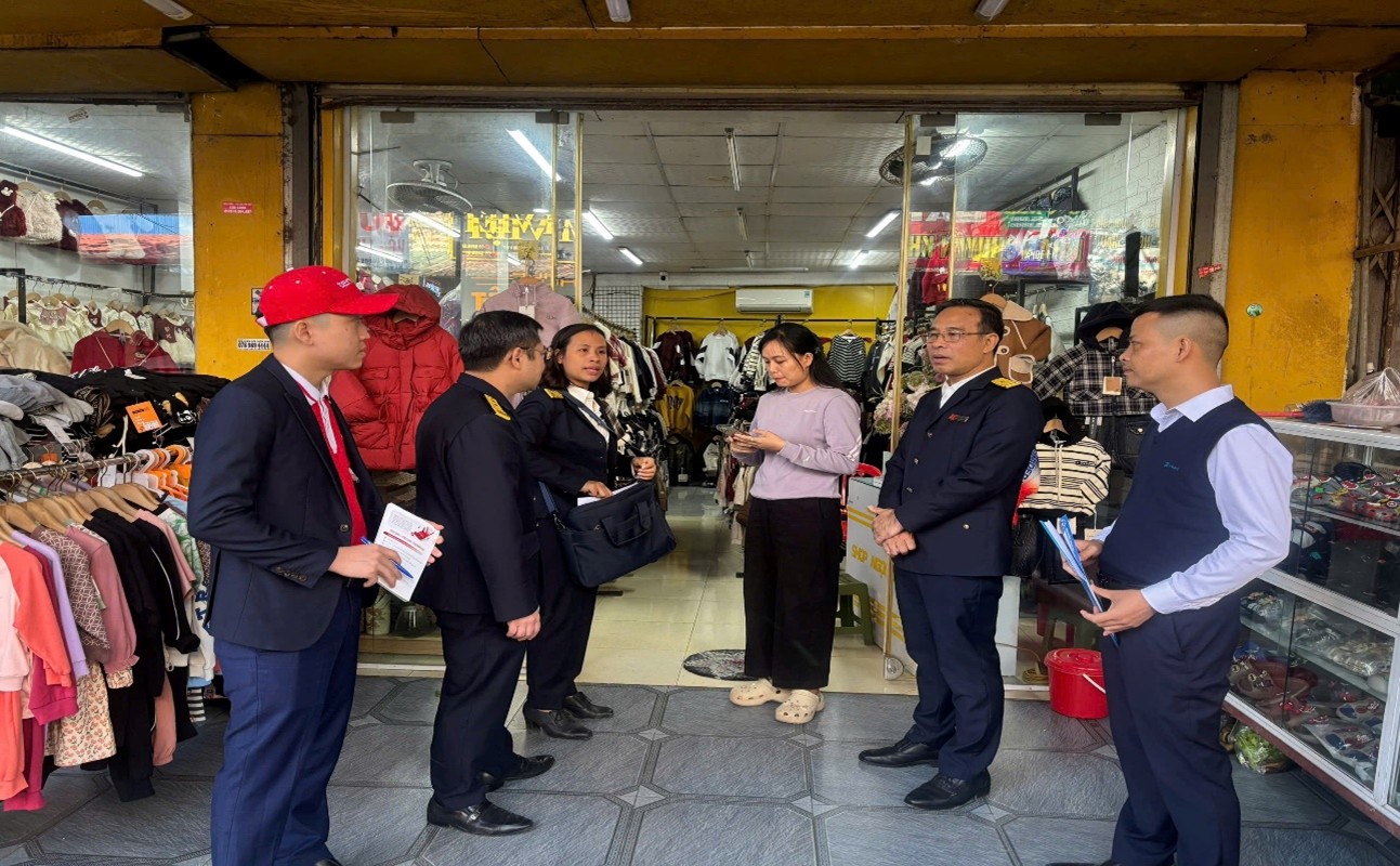 THUẾ CƠ SỞ 17 TP HÀ NỘI ĐỒNG HÀNH HỖ TRỢ HỘ, CÁ NHÂN KINH DOANH CHUYỂN ĐỔI SANG KÊ KHAI VÀ PHÁT TRIỂN LÊN DOANH NGHIỆP TRONG CHIẾN DỊCH 60 NGÀY CAO ĐIỂM (D60)- Ảnh 1.