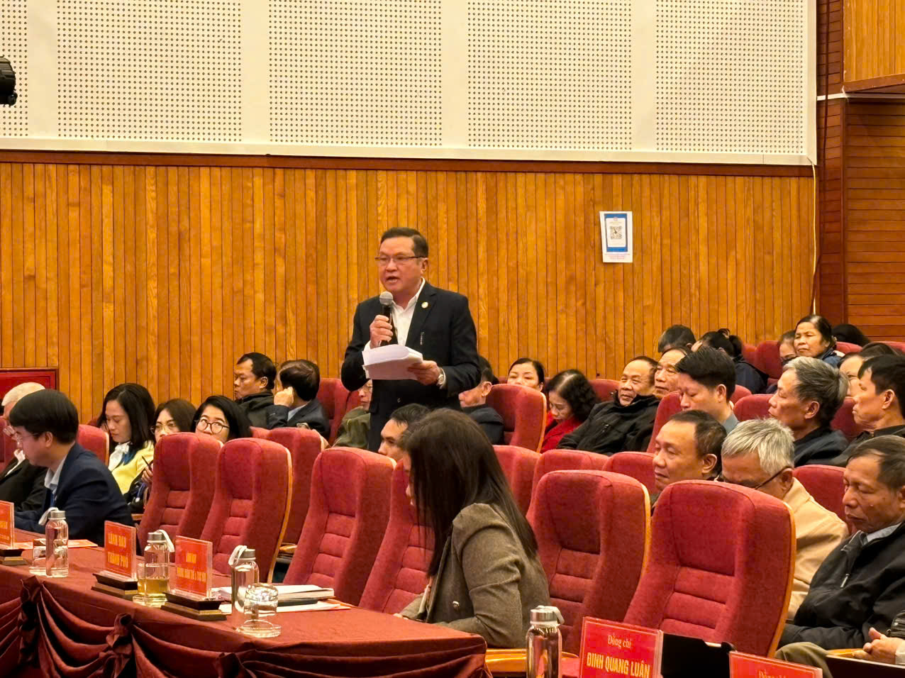 Phường Việt Hưng tổ chức Hội nghị Đối thoại với người dân, doanh nghiệp về thủ tục hành chính và giải quyết thủ tục hành chính: Quyết tâm chuyển đổi số, "Không hồ sơ quá hạn"- Ảnh 2.