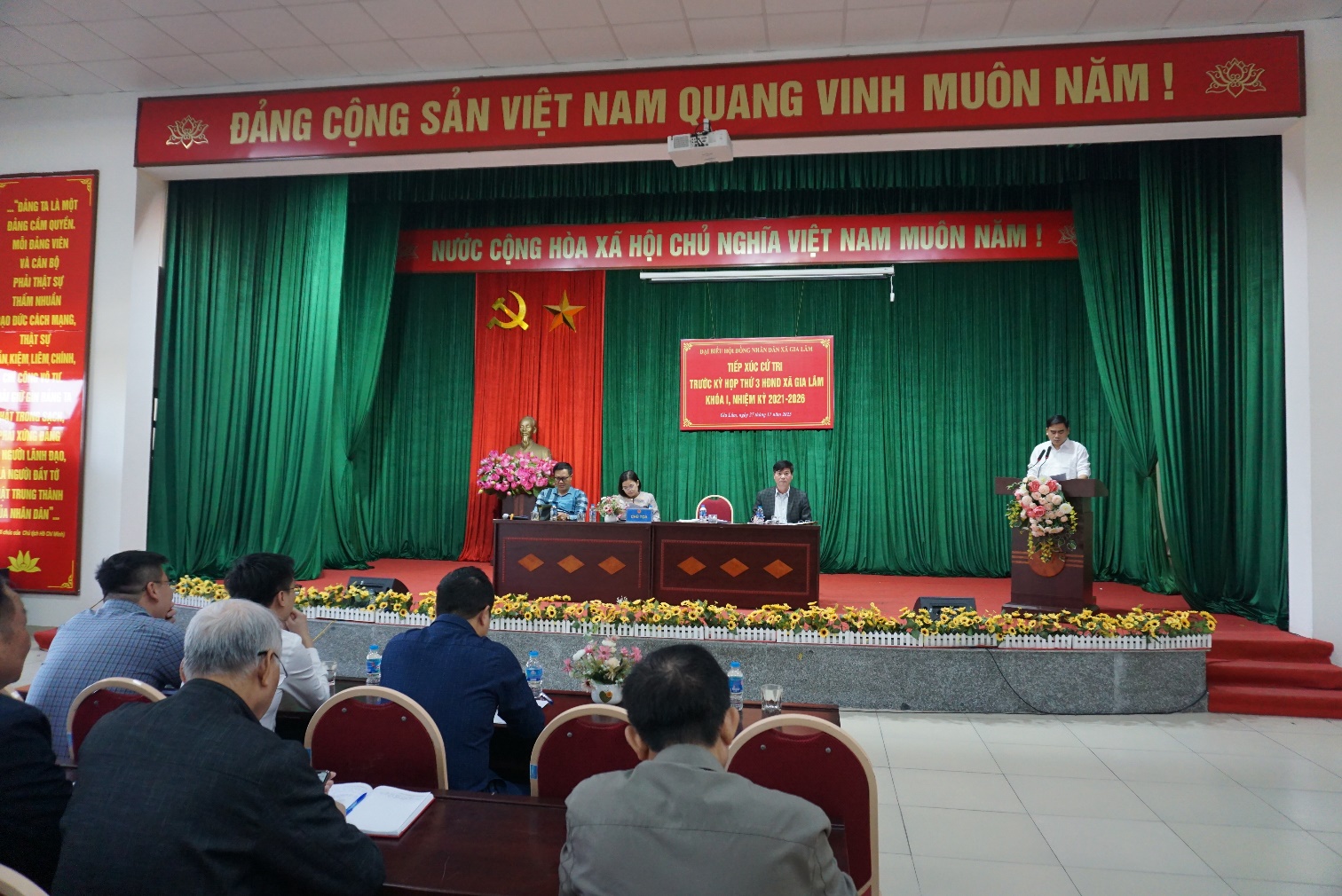 Tổ đại biểu số 2 và số 4 tiếp tục tiếp xúc cử tri tại các đơn vị bầu cử- Ảnh 1.