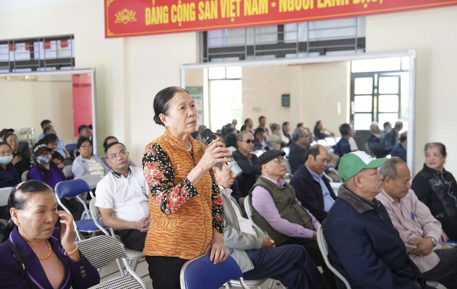 Tổ đại biểu số 2 và số 4 tiếp tục tiếp xúc cử tri tại các đơn vị bầu cử- Ảnh 5.