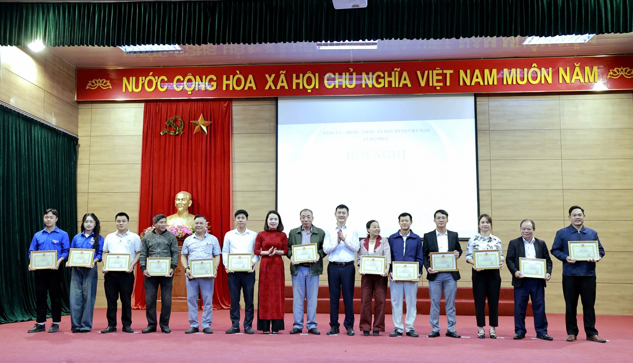 XÃ ĐA PHÚC - TỔNG KẾT CÔNG TÁC PHÒNG, CHỐNG VÀ KHẮC PHỤC HẬU QUẢ BÃO SỐ 10, 11 NĂM 2025- Ảnh 18.