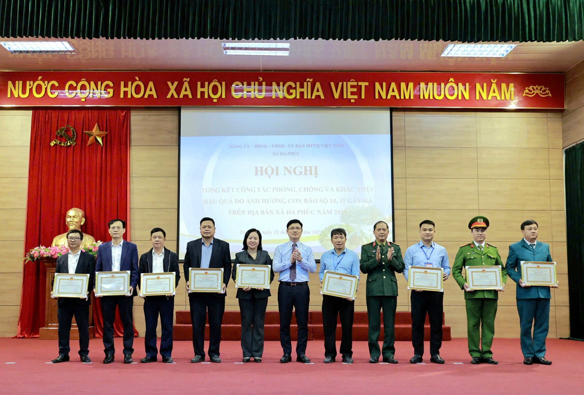 XÃ ĐA PHÚC - TỔNG KẾT CÔNG TÁC PHÒNG, CHỐNG VÀ KHẮC PHỤC HẬU QUẢ BÃO SỐ 10, 11 NĂM 2025- Ảnh 8.