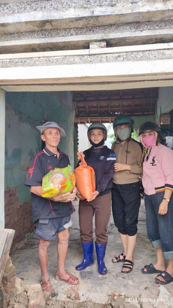 Người dân xã Dương Hoà chung tay hướng về đồng bào vùng lũ tỉnh Đắk Lắk - Ảnh 2.