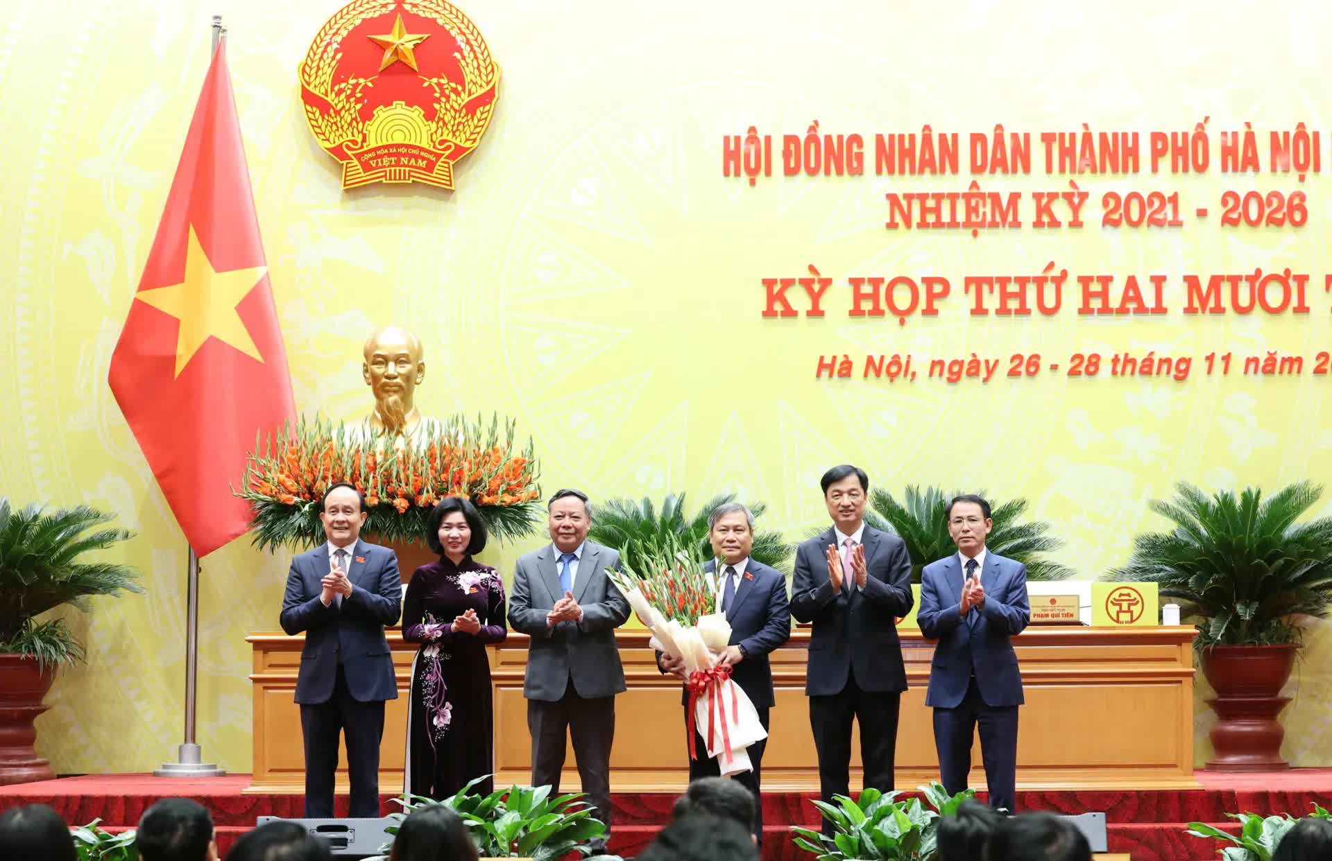 Tân Chủ tịch UBND Thành phố Hà Nội Vũ Đại Thắng: Lấy hạnh phúc của Nhân dân làm tâm điểm phục vụ- Ảnh 1.