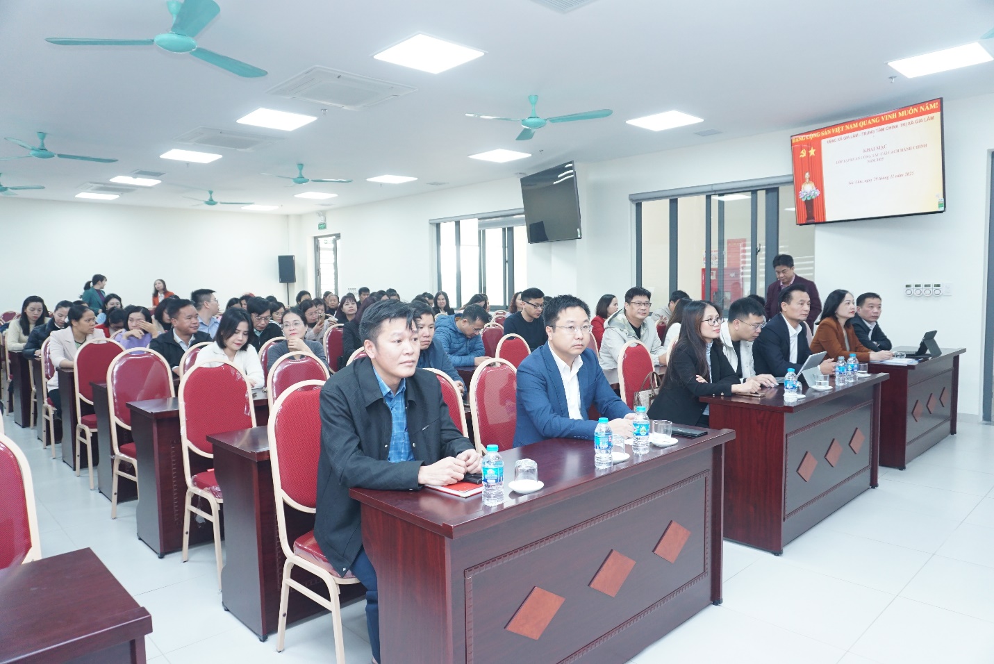 Khai mạc lớp tập huấn công tác cải cách hành chính năm 2025- Ảnh 1.