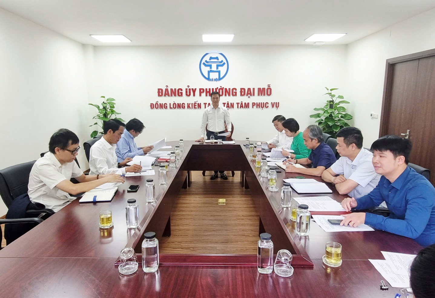 Thường trực HĐND phường làm việc với UBND phường về công tác trả lời, giải quyết kiến nghị của cử tri do Thường trực HĐND quận Nam Từ Liêm chuyển giao- Ảnh 1.