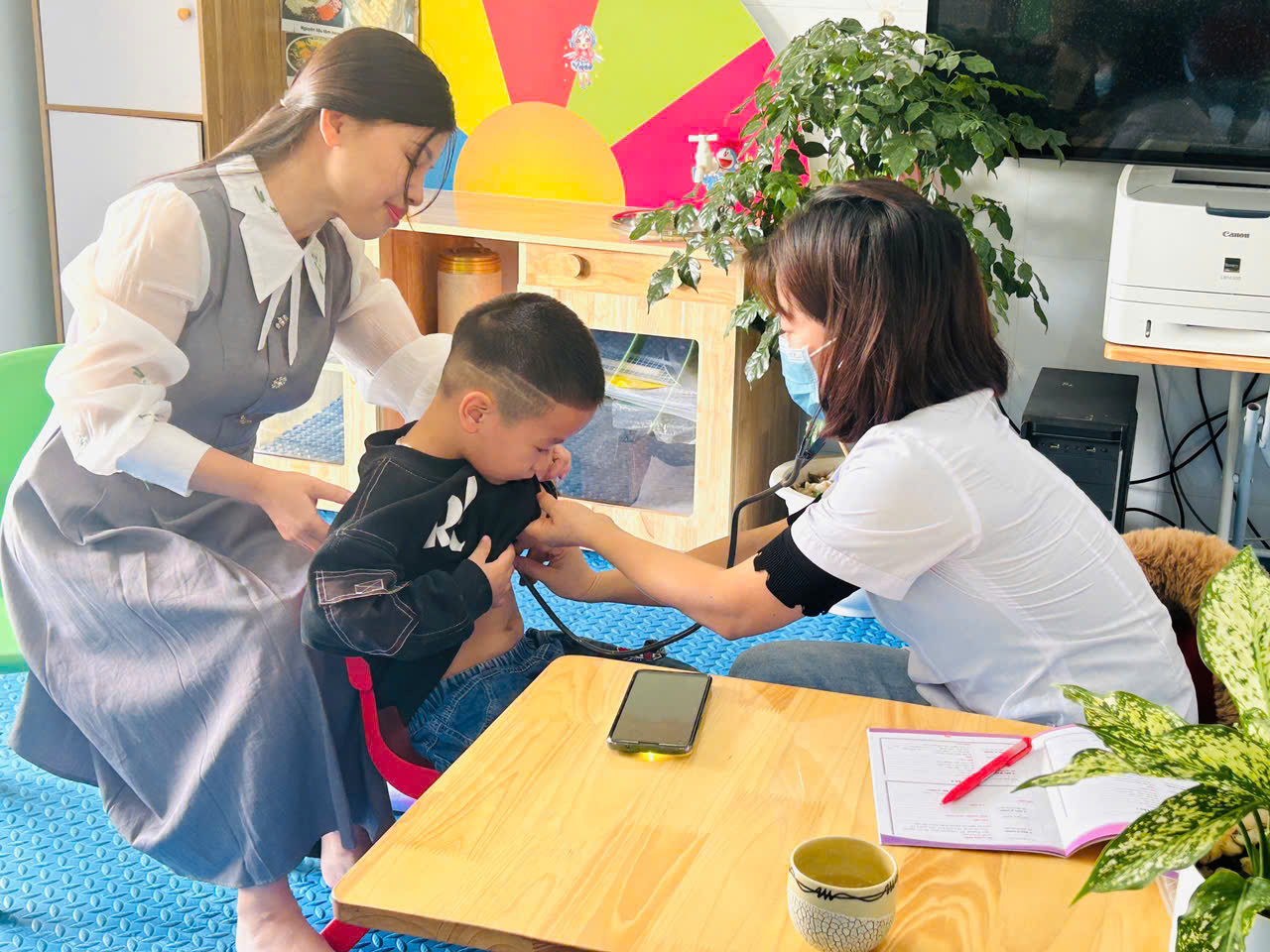 Xã Thượng Phúc tổ chức khám sức khoẻ cho học sinh mầm non- Ảnh 11.