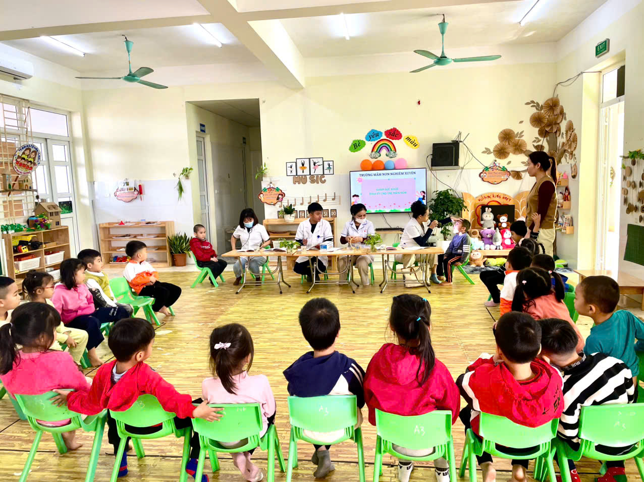 Xã Thượng Phúc tổ chức khám sức khoẻ cho học sinh mầm non- Ảnh 6.