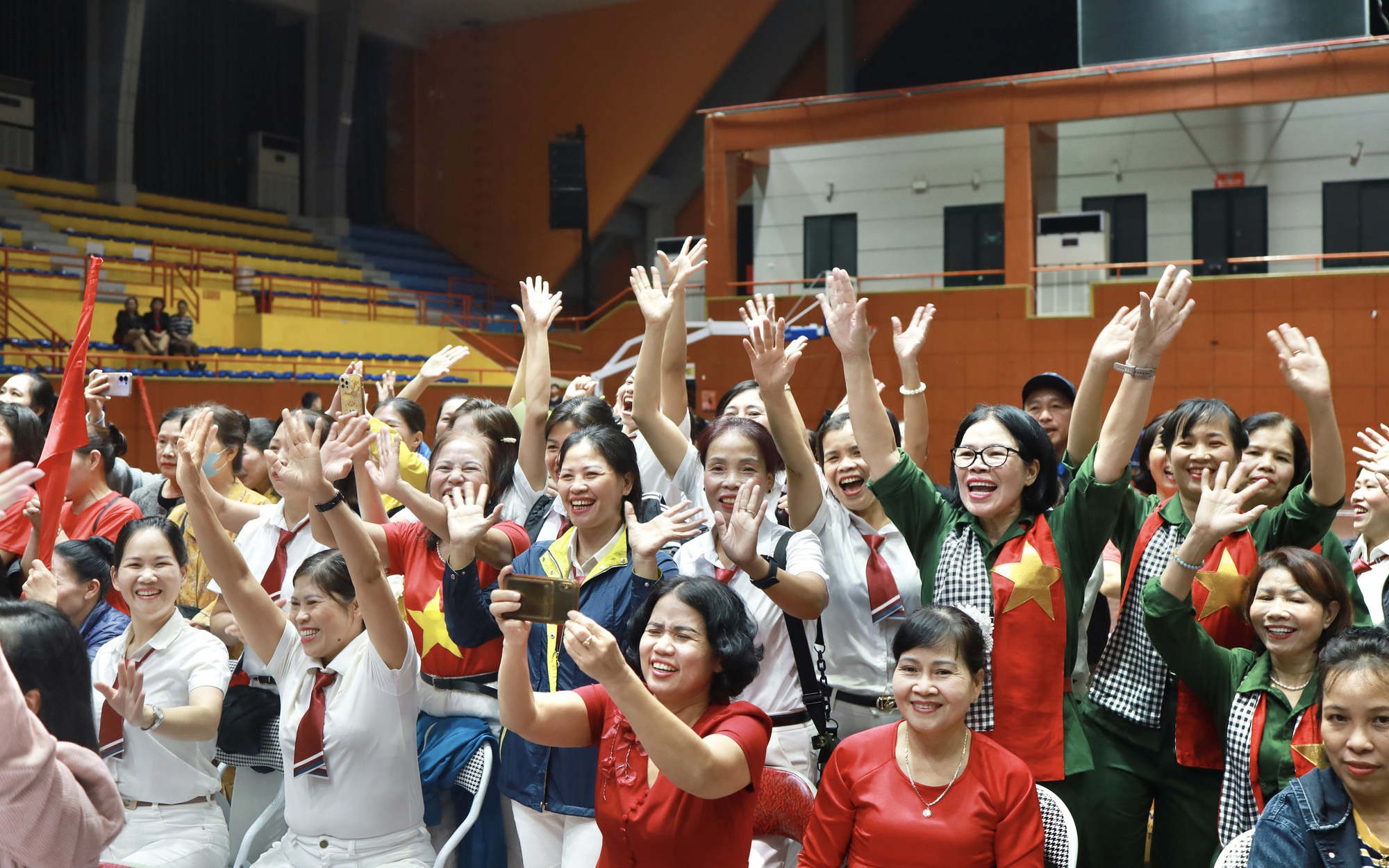 17 đội thi tỏa sáng tại Liên hoan Dân vũ “Vũ điệu quê hương”
