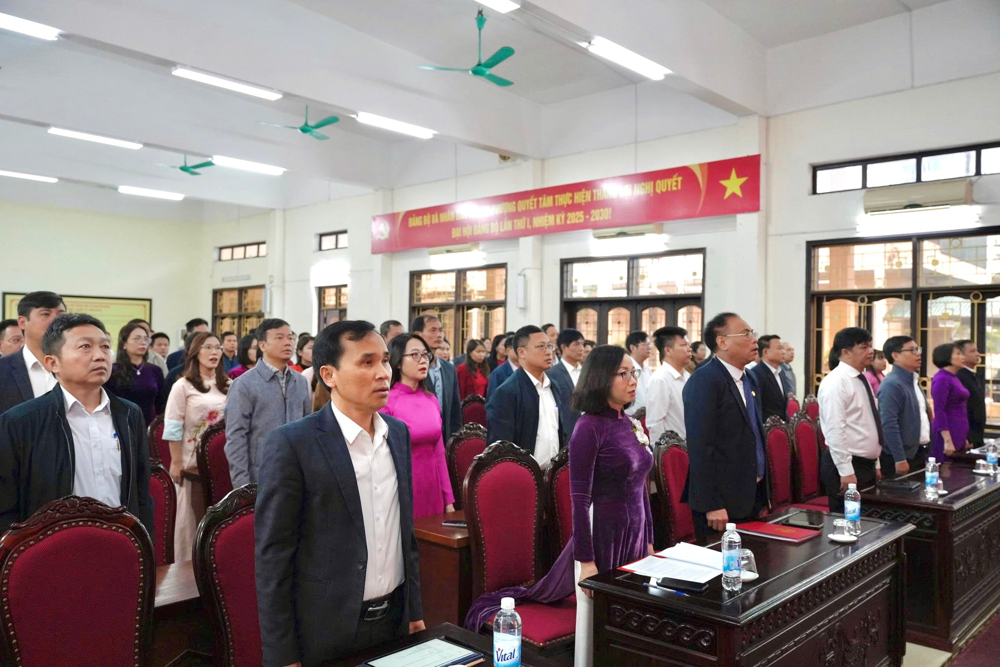 Xã Đan Phượng tổ chức Lễ Chào cờ và sinh hoạt chính trị tháng 11.- Ảnh 1.