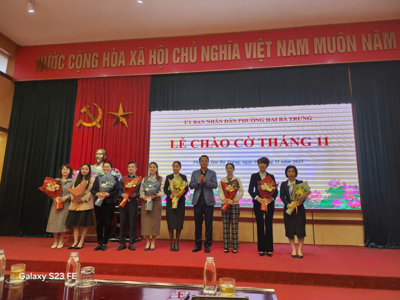 Phường Hai Bà Trưng tổ chức lễ chào cờ đầu tuần và triển khai các nhiệm vụ trọng tâm tháng 11/2025- Ảnh 2.