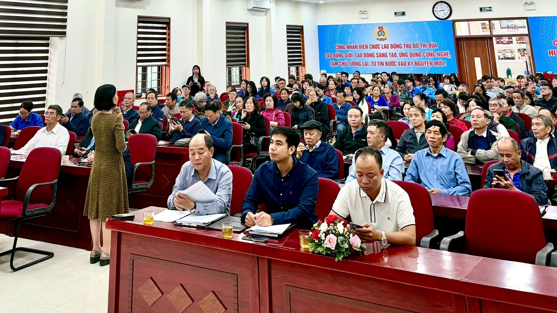 Phường Định Công: Nhiều hoạt động hưởng ứng Ngày Pháp luật Việt Nam- Ảnh 1.