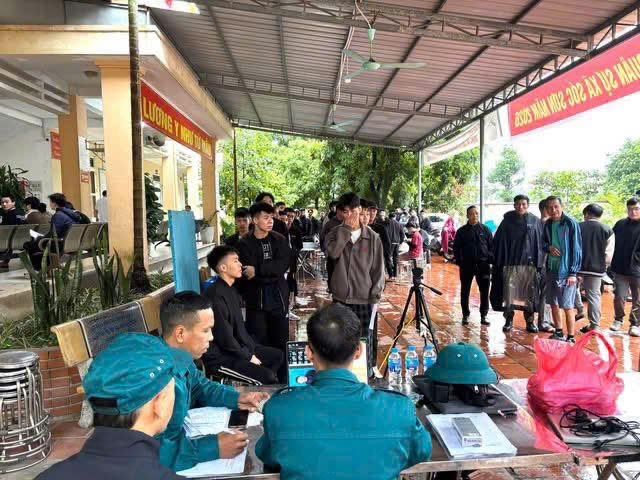 HỘI ĐỒNG NGHĨA VỤ QUÂN SỰ XÃ SÓC SƠN TIẾP TỤC TỔ CHỨC KHÁM SƠ TUYỂN NGHĨA VỤ QUÂN SỰ NĂM 2026.- Ảnh 2.