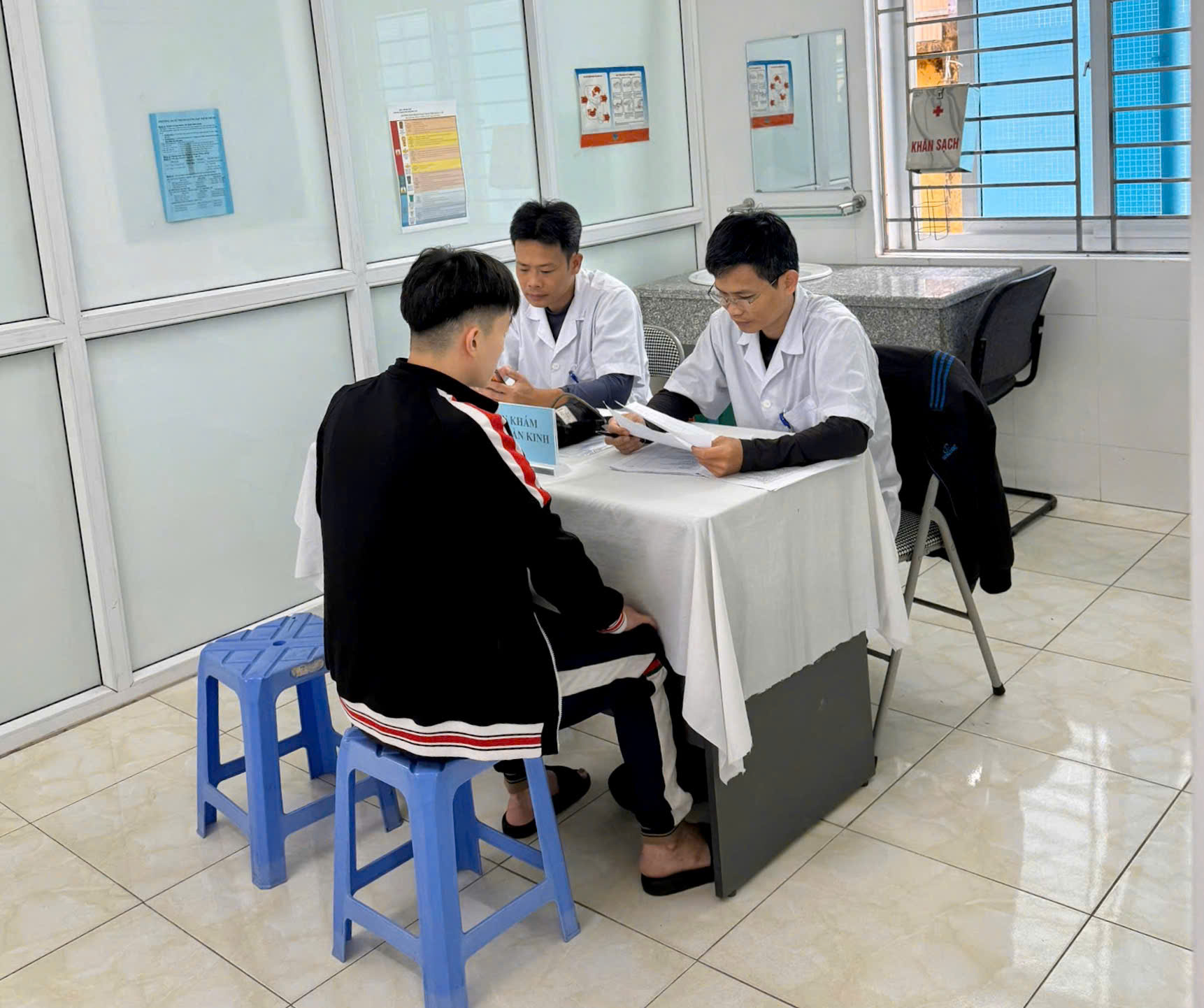 Những hình ảnh sơ khám nghĩa vụ quân sự xã Thượng Phúc- Ảnh 14.