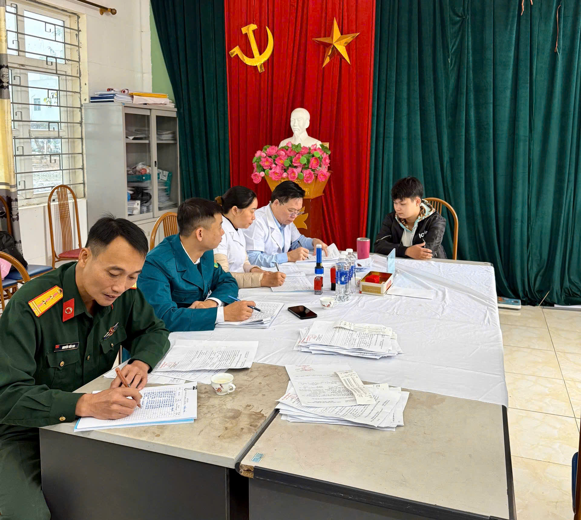 Những hình ảnh sơ khám nghĩa vụ quân sự xã Thượng Phúc- Ảnh 6.