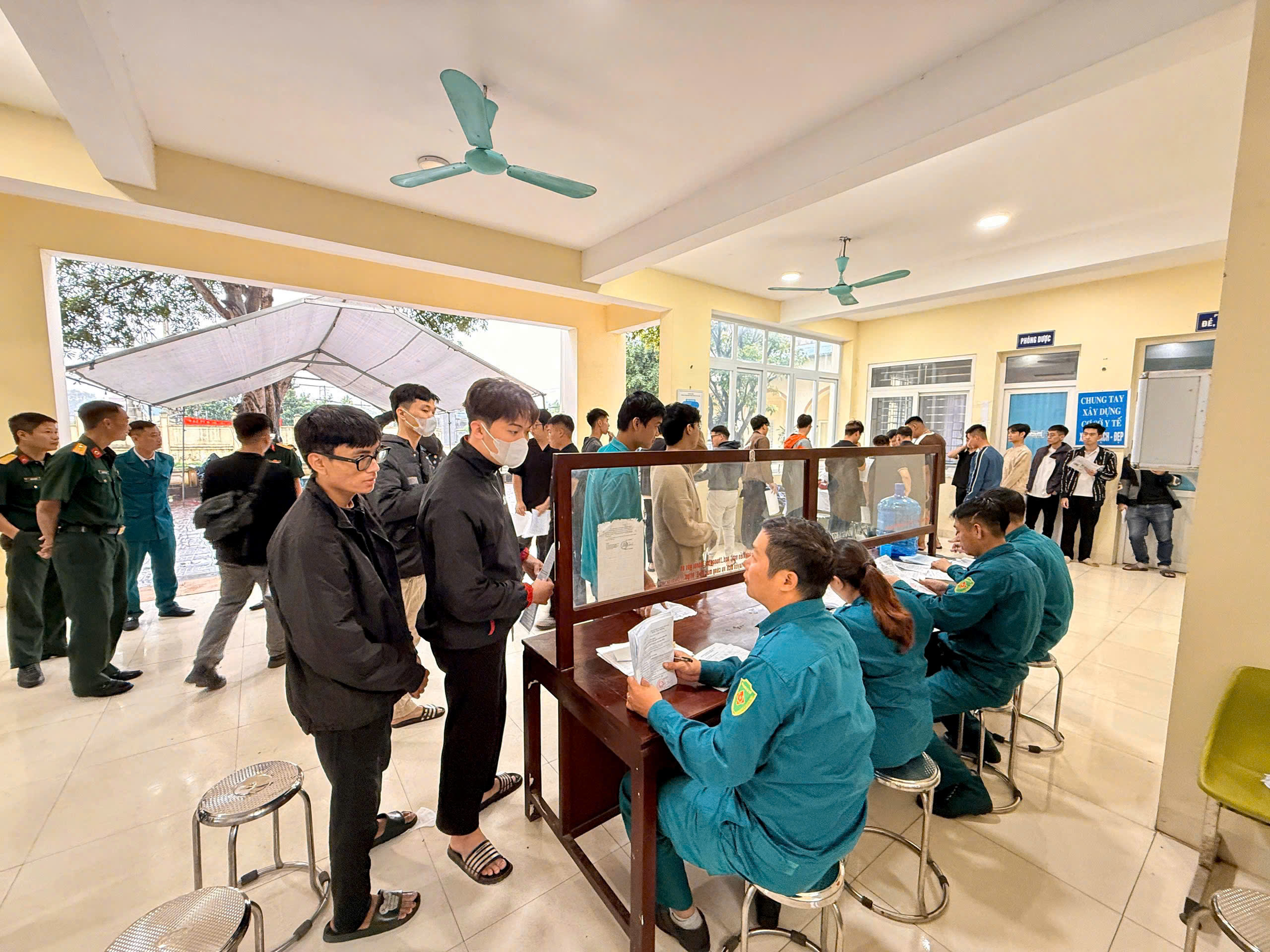 Những hình ảnh sơ khám nghĩa vụ quân sự xã Thượng Phúc- Ảnh 3.