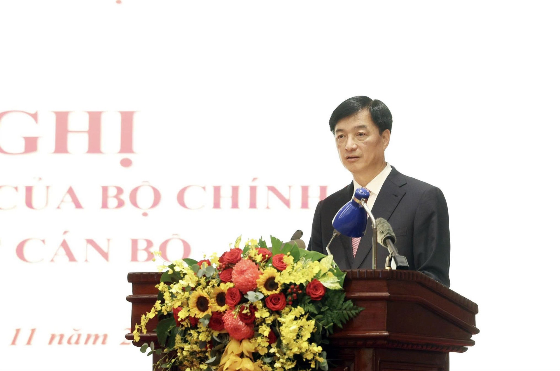 Bí thư Thành ủy Hà Nội Nguyễn Duy Ngọc: Không có thành công nào đến từ một cá nhân đơn lẻ; chỉ có đoàn kết, thống nhất hành động, cống hiến mới tạo nên kỳ tích- Ảnh 2.