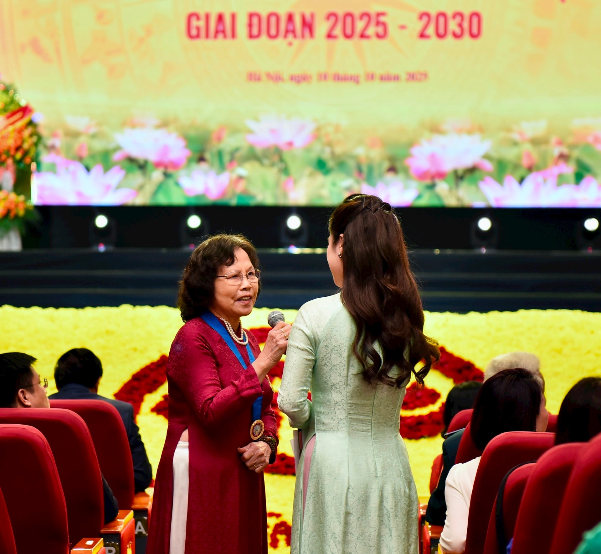 Phong trào thi đua yêu nước của Thủ đô: Giàu bản sắc riêng, thúc đẩy phát triển- Ảnh 8.